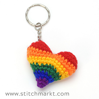 Rainbow Heart Keychain Maglia E Uncinetto