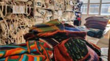 Il magazzino di Sheep Italia, dove vengono assemblate e conservate le coperte prima di donarle
